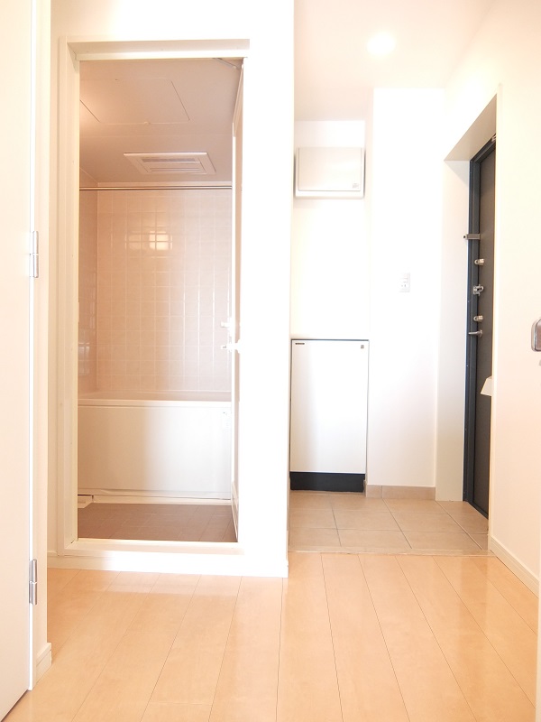 玄関　※参考写真