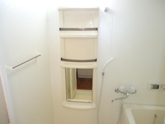 その他設備　浴室ミラーキャビネット（イメージ）