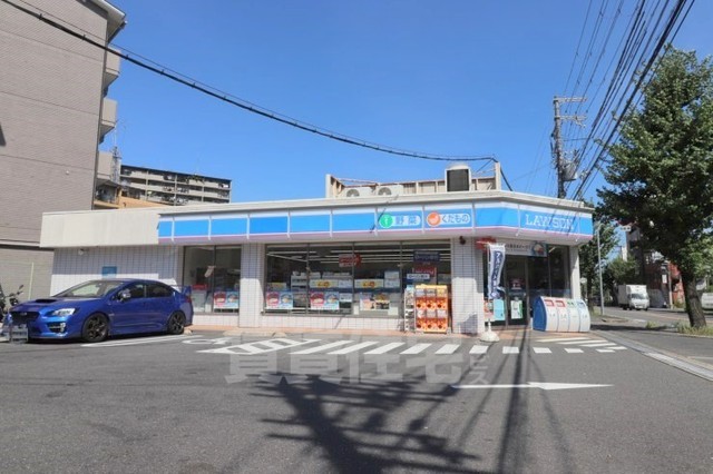 コンビニ　ローソン　吹田山田西一丁目店（コンビニ）まで297m