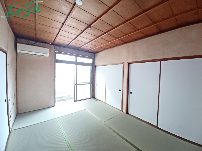 居室・リビング　同型参考写真