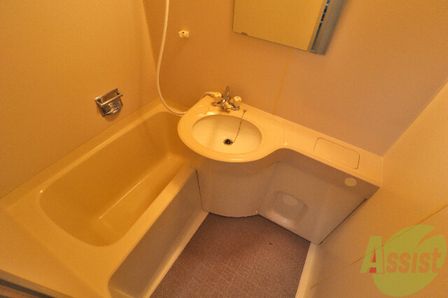 バス・シャワールーム　お風呂場も落ち着いた雰囲気に、リラックスできます