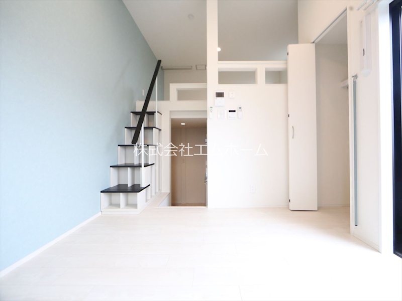 居室・リビング　洋室6帖　ロフト6.2帖（収納にも寝室にも使えます）