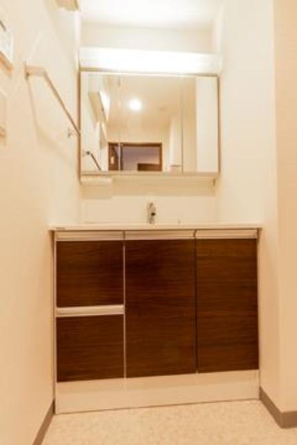 洗面設備　※写真は同タイプ住戸です。