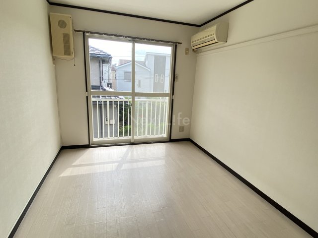 居室・リビング　メゾネ鳳