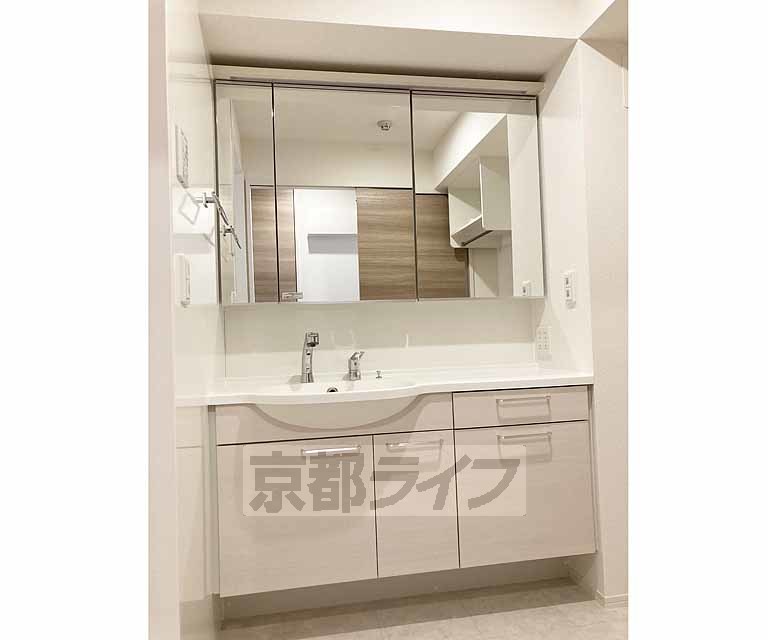 洗面設備　洗面台です・