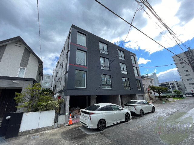 建物外観　札幌市中央区大通東８丁目「Ｉｎｓｉｇｎｉａ大通東」