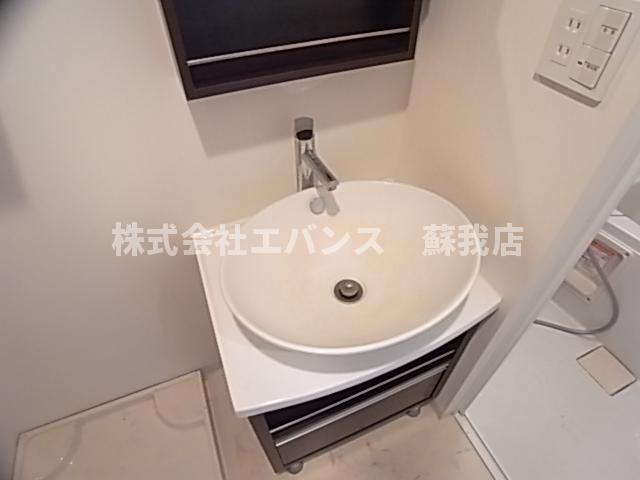 洗面設備　独立洗面化粧台付き