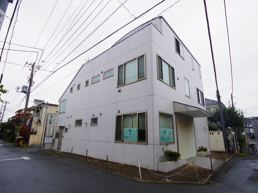 病院　佐藤クリニック（病院）まで327m