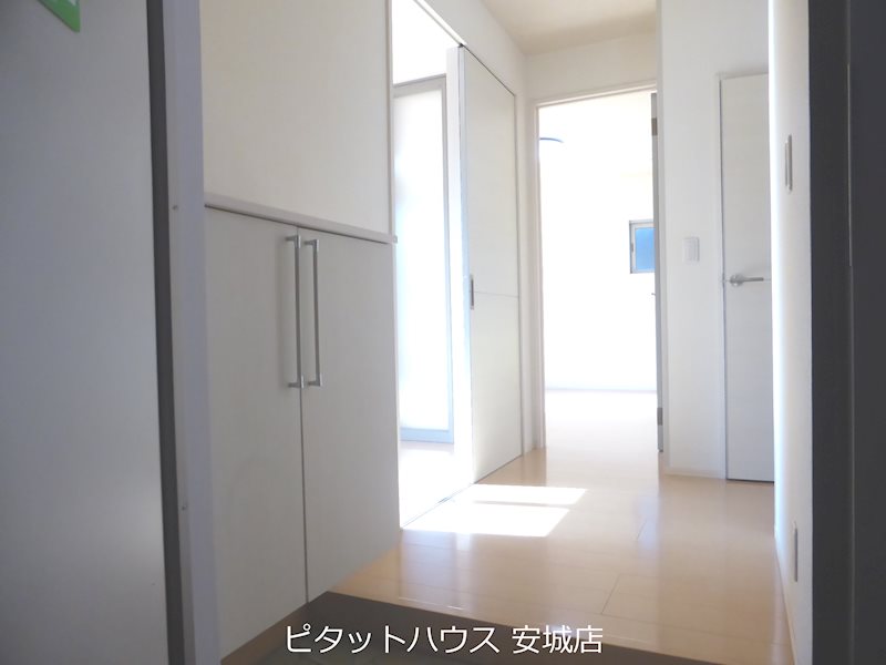 玄関　同物件別部屋