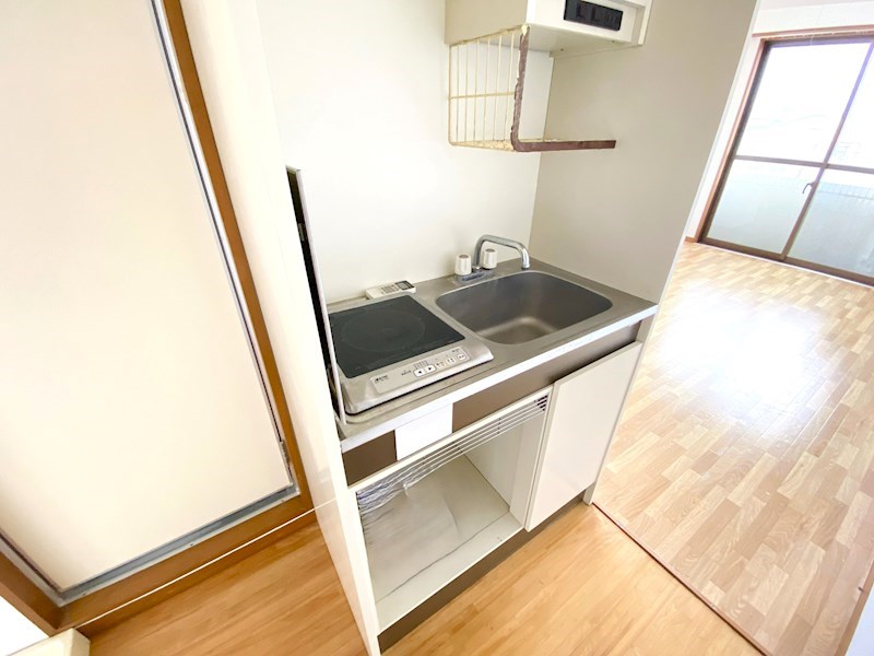 キッチン　※他号室の参考写真となります