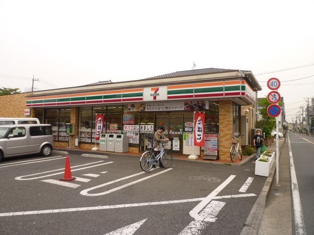 コンビニ　セブンイレブン（コンビニ）まで493m