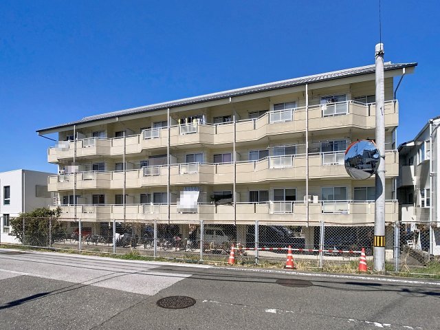 建物外観　現況が相違する場合は現況を優先致します。