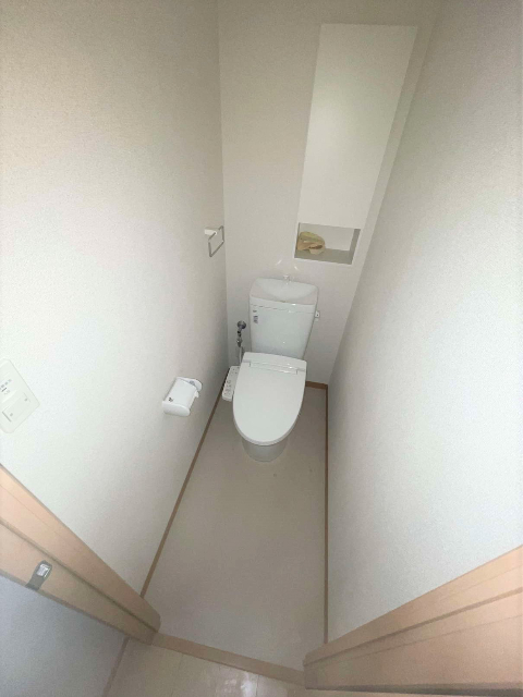トイレ　※同物件別号室の参考写真です。