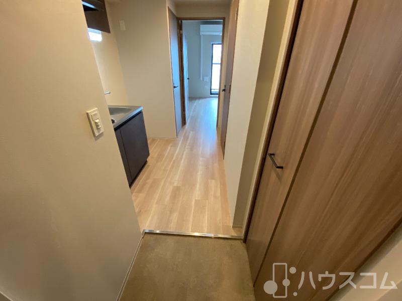 玄関　玄関を一歩入ると・・・こんな感じです。