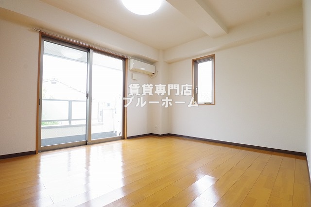 その他　洋室の別アングルです！