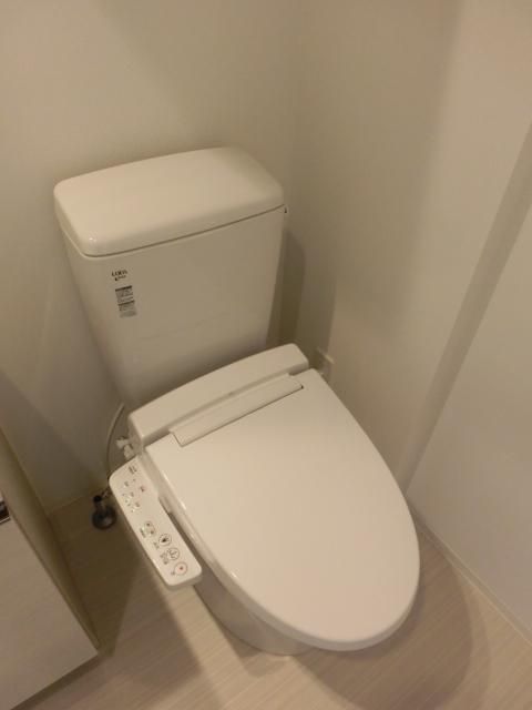 トイレ　ウォシュレット機能付き