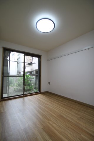 居室・リビング　※別部屋の参考写真です