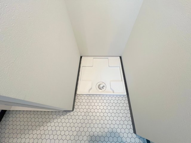 その他設備　嬉しい室内洗濯機置場。これで洗濯機も長持ちしますね。