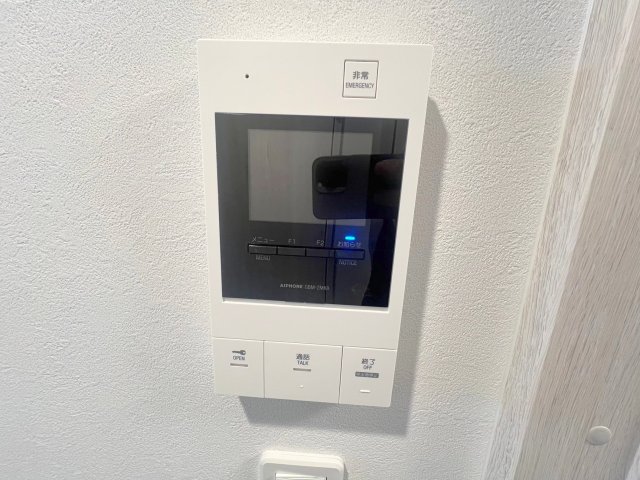 セキュリティ　TVモニターホンで来客が誰か確認してから開けて下さいね