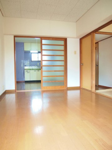 その他部屋・スペース　広くて明るい寝室