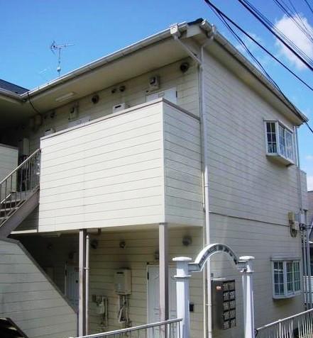建物外観　閑静な住宅街にある建物で、静かな住宅地にあります