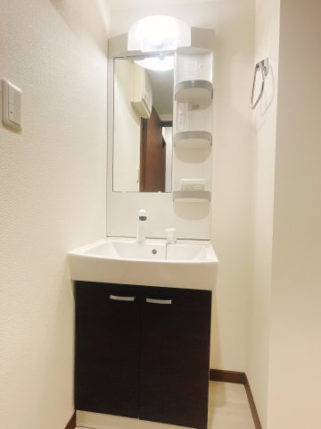 洗面設備　同型反転タイプの写真です☆