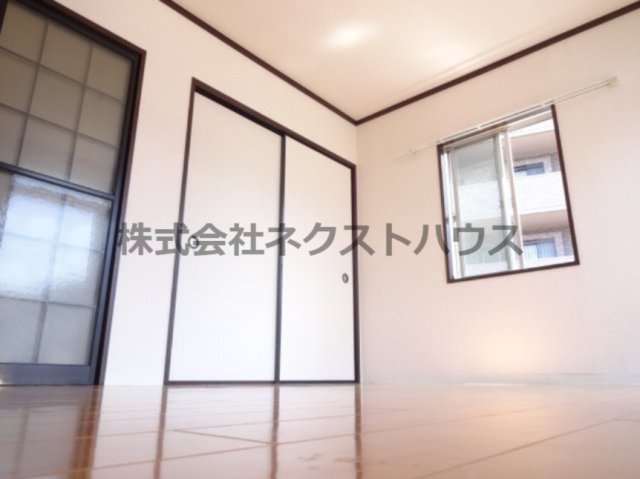 居室・リビング　別部屋参考写真です