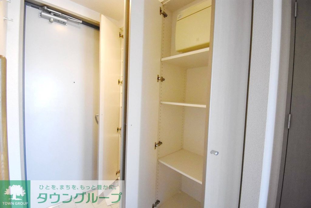 玄関　お問合せは(株)タウンハウジングレジデンス事業部までお問合…
