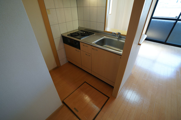 キッチン　同じ建物の別のお部屋