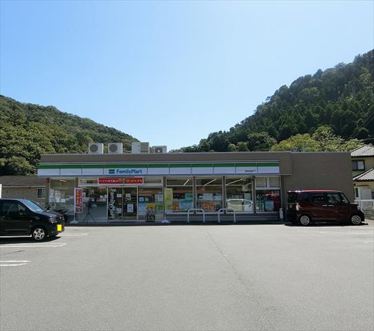 コンビニ　ファミリーマート修善寺温泉店（コンビニ）まで15m