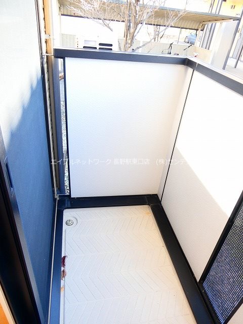 バルコニー　写真は101号室です（参考）