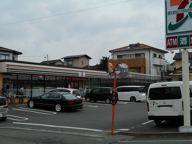 コンビニ　セブンイレブン広安小入口店（コンビニ）まで350m