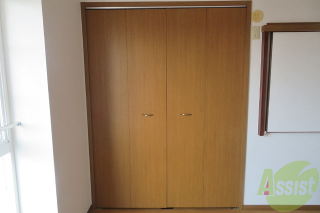 収納　各部屋にクローゼットが付いてるので収納も安心ですね。