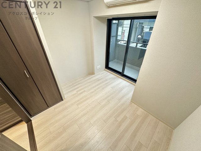 居室・リビング　エアコン付き5.3帖の洋室です♪