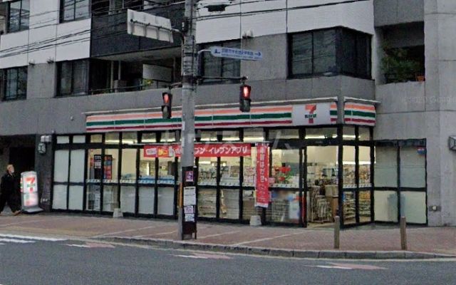 コンビニ　セブンイレブン（コンビニ）まで1724m