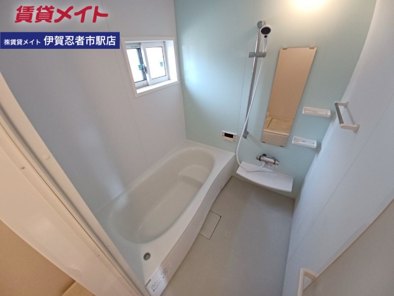 バス・シャワールーム　別部屋反転画像参考