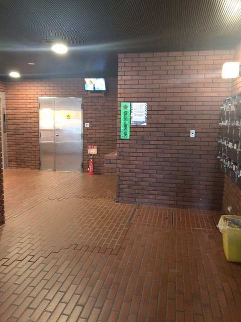 ロビー　建物の内部です