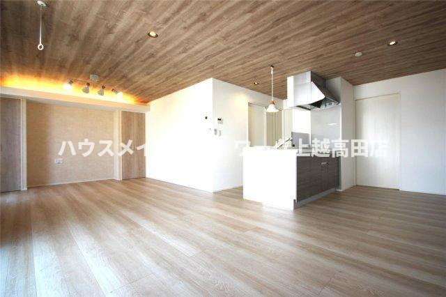 その他部屋・スペース　ＬＤＫ18.2帖（参考同型タイプの室内写真）