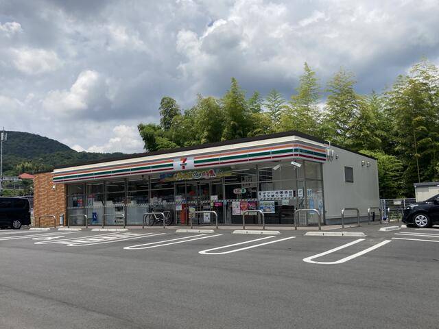 コンビニ　セブンイレブン大津竜が丘店（コンビニ）まで716m