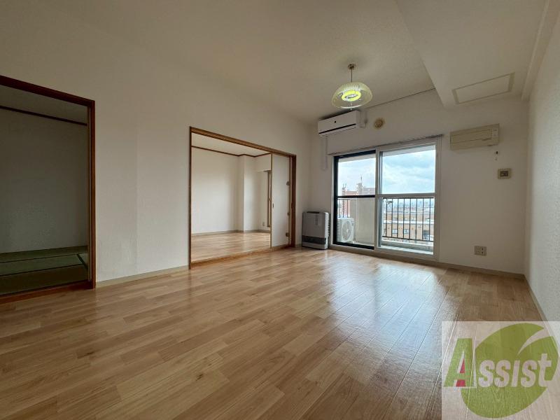 居室・リビング　広くてキレイなお部屋が広がっていて、充実した生活が送れそう。