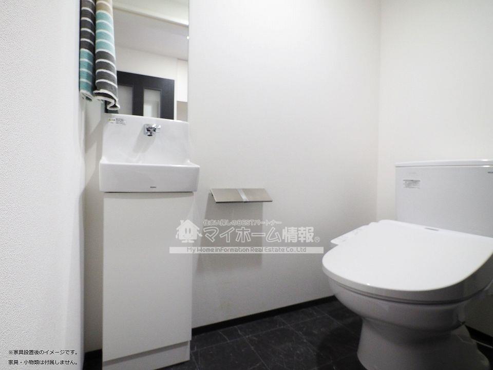トイレ　トイレは快適な温水洗浄暖房便座付き