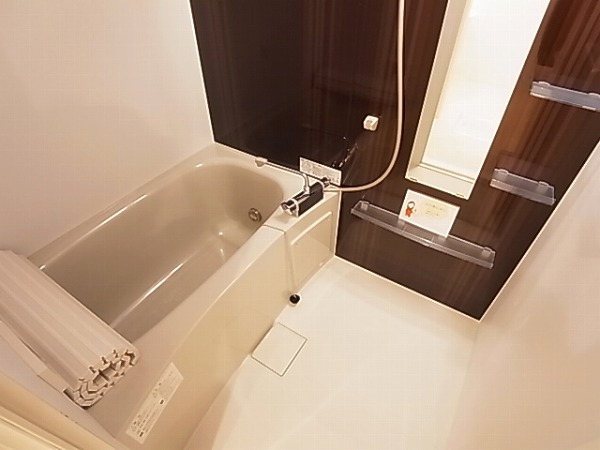 バス・シャワールーム　同物件別部屋参考写真