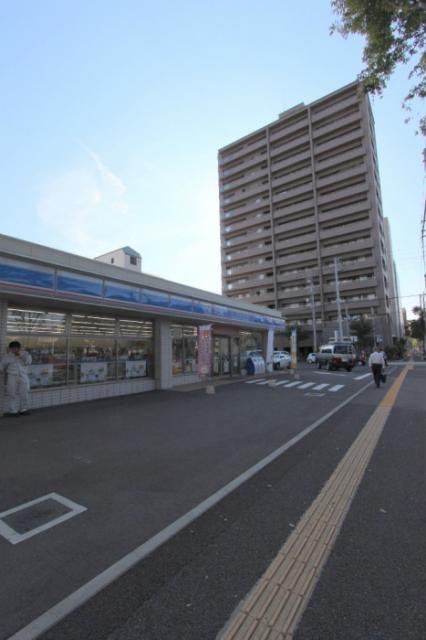 コンビニ　ローソン高松番町三丁目店（コンビニ）まで294m