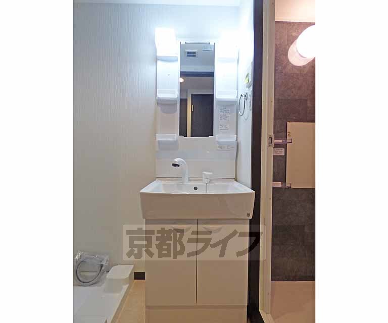 洗面設備　独立洗面台です。