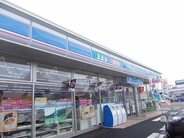 コンビニ　ローソン 上板町西分店（コンビニ）まで870m