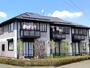建物外観　スーパー徒歩２分、教育施設や病院も近くで生活便利！