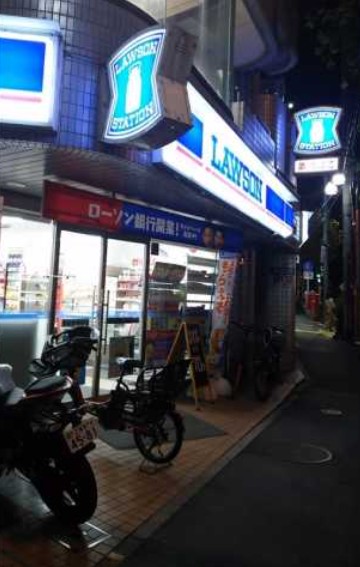 コンビニ　ローソン新宿馬場下町店（コンビニ）まで149m