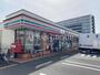 コンビニ　セブンイレブン足立江北橋東店（コンビニ）まで412m