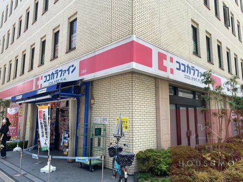 ドラックストア　ココカラファイン 江坂店（ドラッグストア）まで182m