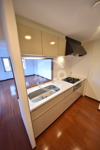キッチン　ベルファース大阪新町　3口ガスシステムキッチン